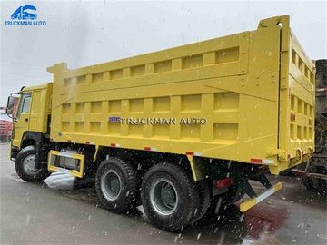 Sinotruk Howoは18m3新しい貨物箱が付いている10の荷車引きのトラックの高力鋼鉄を使用しました