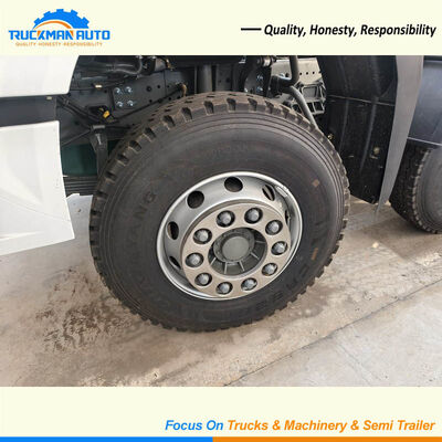 信頼性の高い HOWO NX 8x4 12 CBM 建設用水泥タンカー