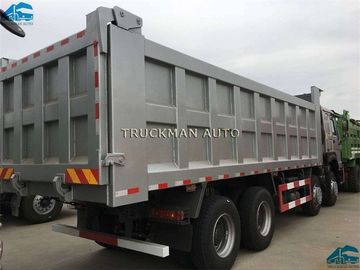 8x4頑丈なダンプ トラック12の荷車引きユーロIIのエミッション規格に荷を積む40-50トン